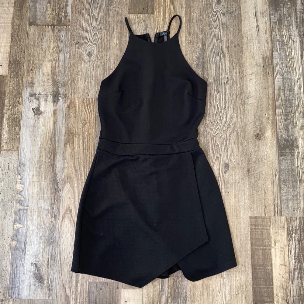Body fitting black romper - Picture 1 of 3